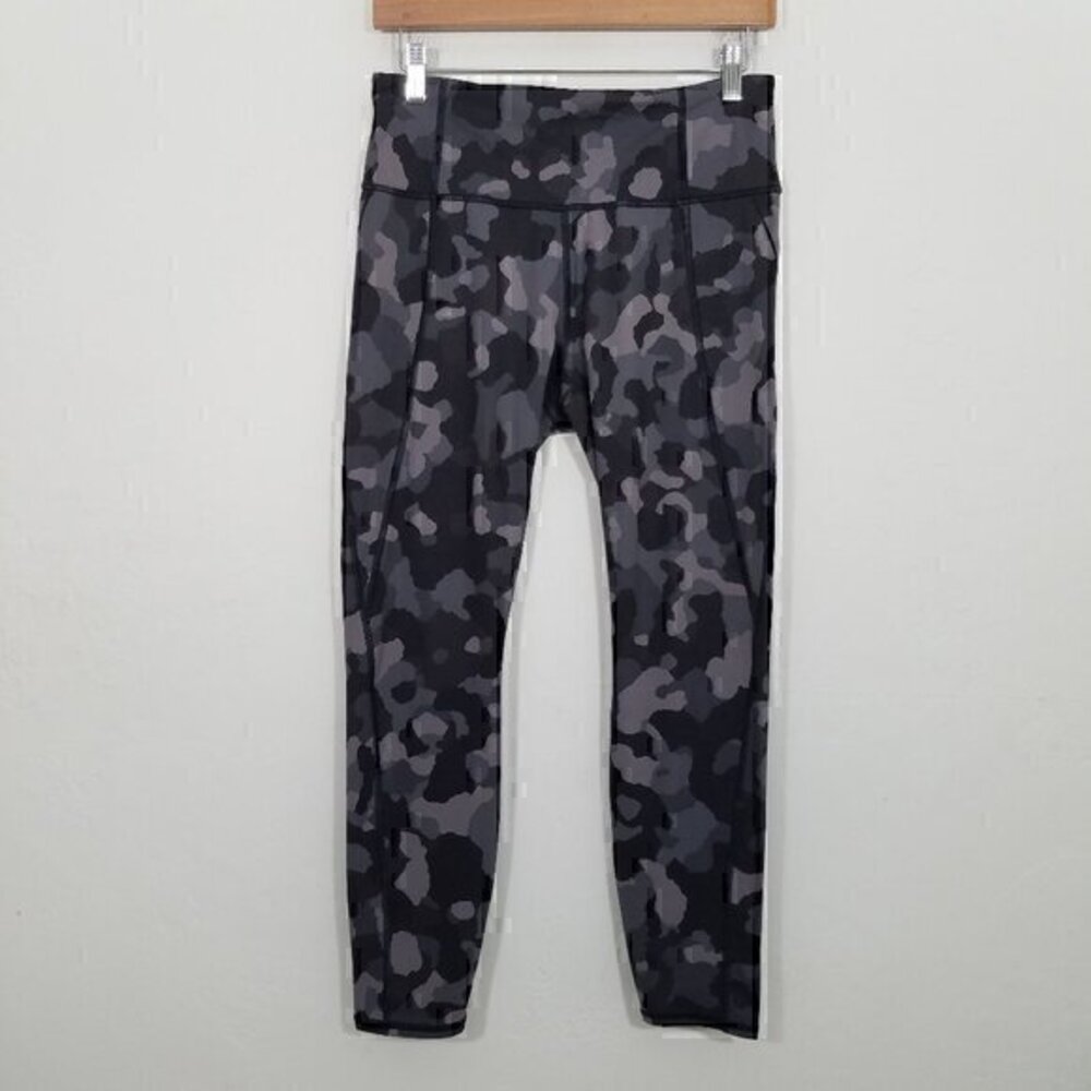 Athleta Camo Leggings with Pockets Size M